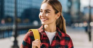 Erikshjälpen i Motala är en välgörenhetsbutik som erbjuder begagnade varor och stödjer barns rättigheter världen över.